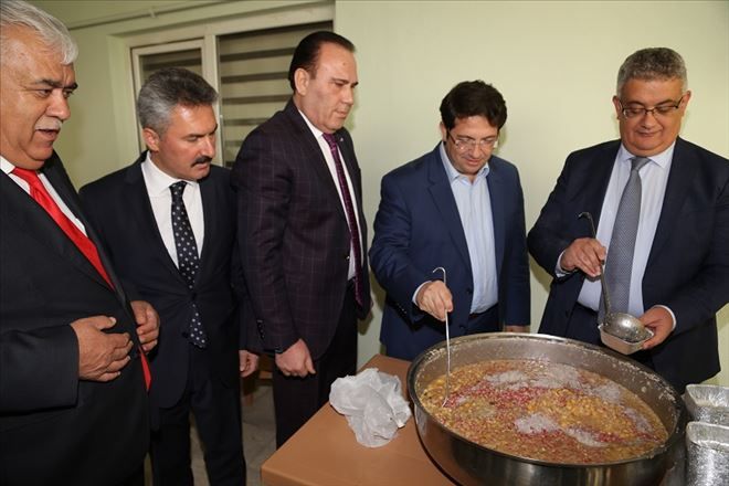 Aksaray Şehit Aileleri Koruma ve Dayanışma Derneği aşure dağıttı