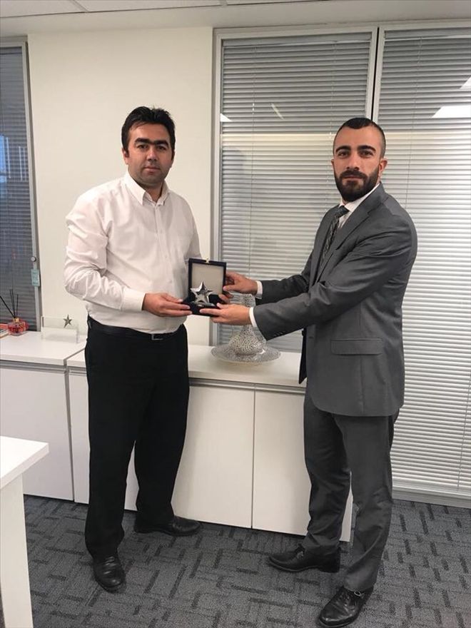 Serdar Ünlü 2017 Yılı En Aktif Genç STK Yönetici Ödülünü aldı