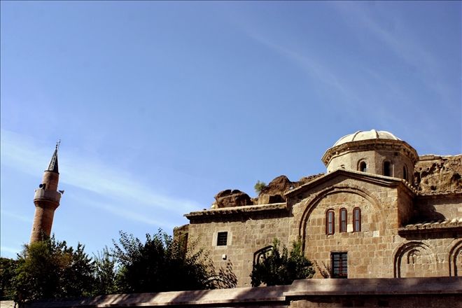 Güzelyurt Kilise Camii Restorasyon´u Devam Ediyor