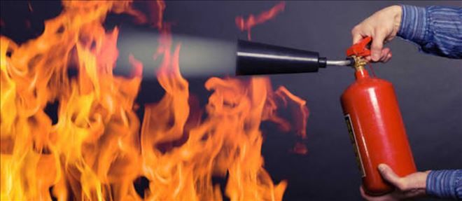 YANGINDA İKİ ÇOCUĞUNU SON ANDA KURTARDI,