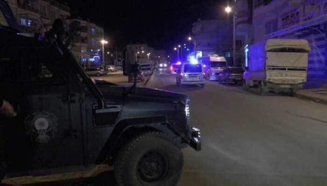 EHLİYETSİZ SÜRÜCÜ POLİSTEN KAÇAMADI