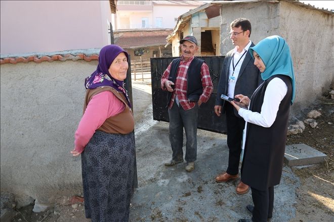BELEDİYE KAPIMDA EKİBİ VATANDAŞIN KAPISINI ÇALIYOR