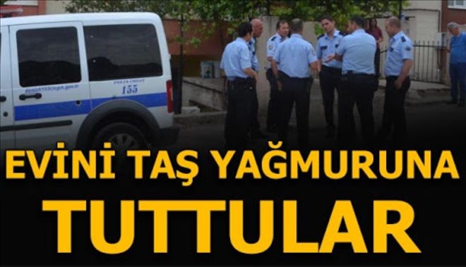 Aksaray´da Suriyeli Ailenin Evini Taşladılar