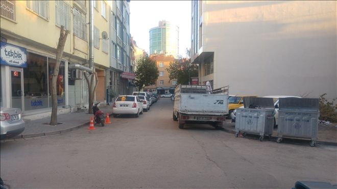 Uygunsuz Araç Parkı Esnafın Tepkisini Çekiyor