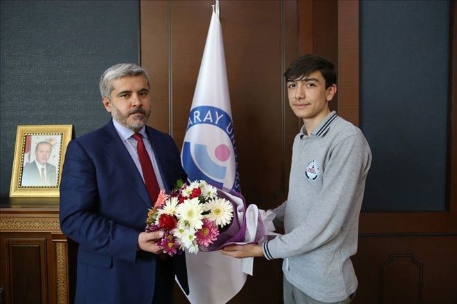 Öğretmen ve Öğrencilerden Rektör Şahin´e Ziyaret