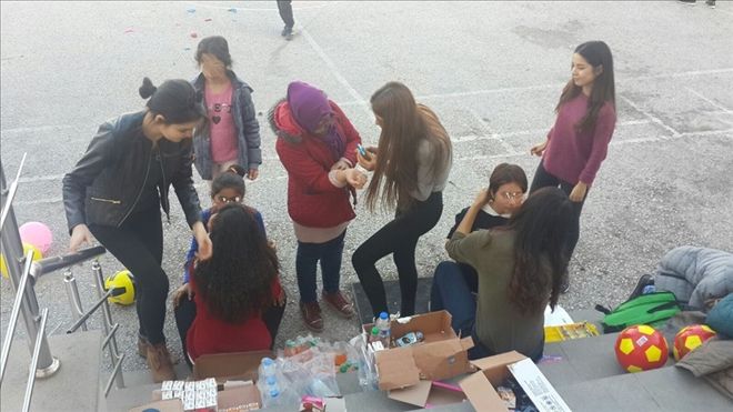 Azerbaycanlı Öğrencilerden Örnek Davranış