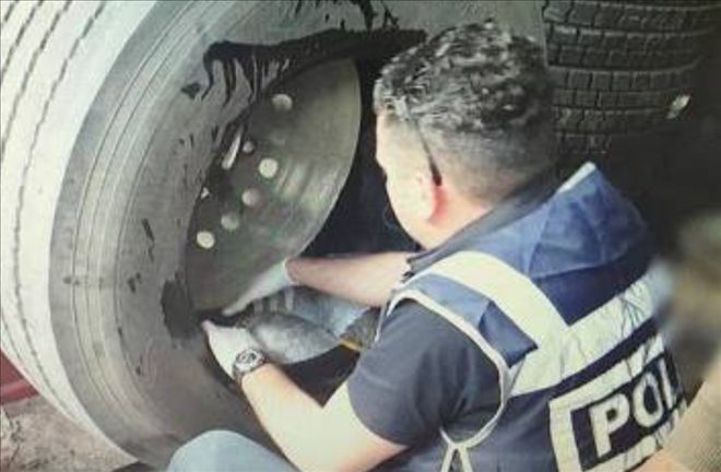 Yedek Lastikten 1.5 Kg Esrar Çıktı