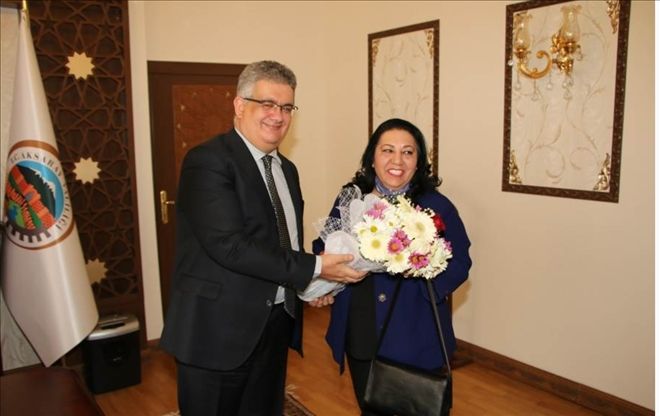 Aksaray İş Kadınları Derneğinden Vali Pekmez´e Ziyaret