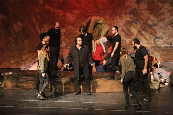Aliya İzzetbegoviç´in Hayatı Sahnelendi | aksaray haberleri