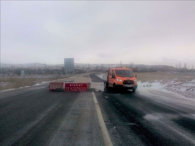 Aksaray´da Bazı Yollar Trafiğe Kapatıldı
