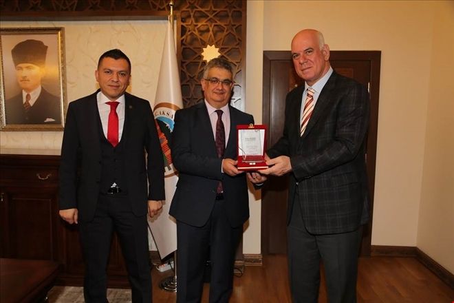 Federasyon Başkanından Vali Pekmez´e Ziyaret