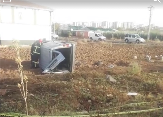 Sivil polis aracı otomobille çarpıştı:4´ü polis 5 yaralı