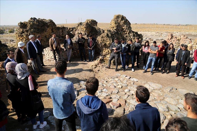 Arkeoloji Öğrencileri İlk Dersi Acemhöyük´te Gördü