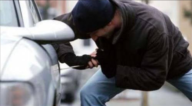 Hastane otoparkından otomobil çalan zanlı tutuklandı