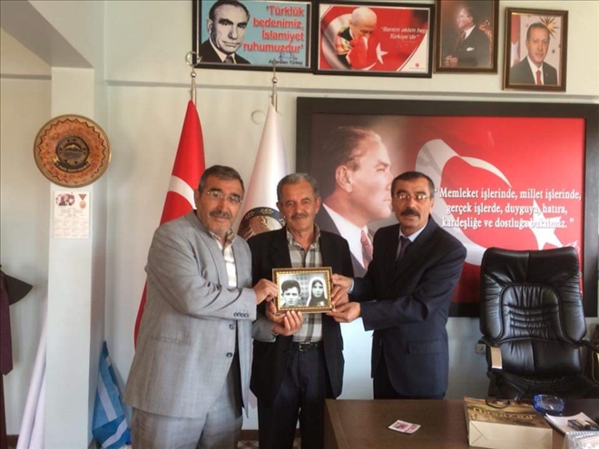 Evlilikte 50 Yılını dolduranlara gençlik fotoğrafı jesti