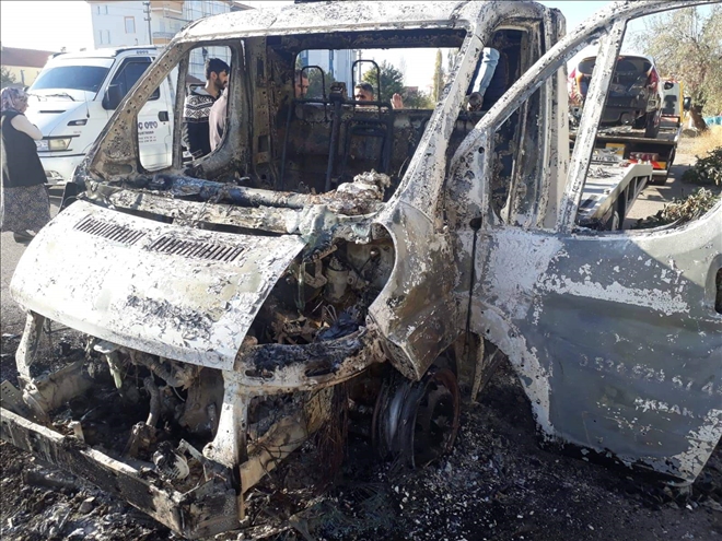 Park halindeki çekici yanarak kül oldu