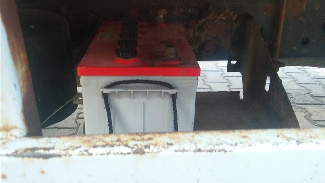 İnsaflı hırsız! O sözden sonra çaldığı akü´yü bıraktı