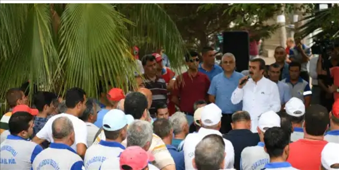 Asgari ücretle çalışan işçilerin maaşını 2200 Lira´ya çıkardı