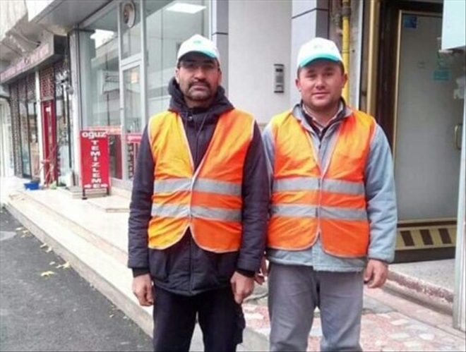 İnsanlık Ölmemiş!Buldukları  altını sahibine teslim ettiler