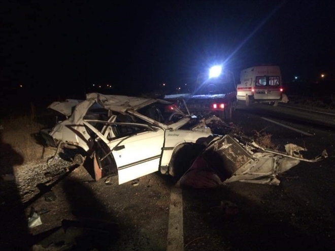 Araç şarampole devrildi:1ölü 1 ağır yaralı