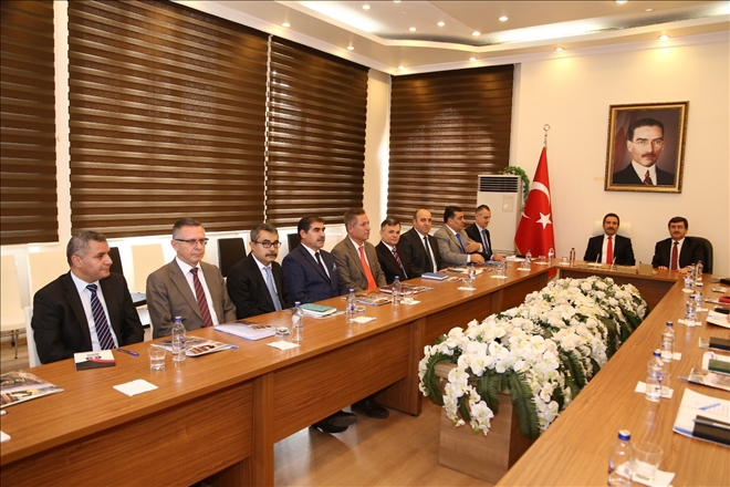 İZDES Heyetinden Vali Ali Mantı´ya ziyaret
