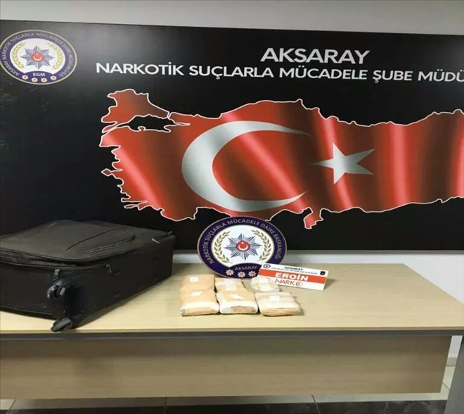 Yolcu valizinde 3 kilo 108 gram eroin maddesi ele geçirildi