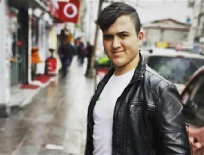 Motorsiklet kazası 17 yaşındaki genci hayattan koparttı