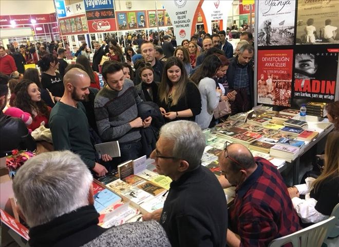 İlhan Patır Kitapseverlerle Buluştu | aksaray haberleri