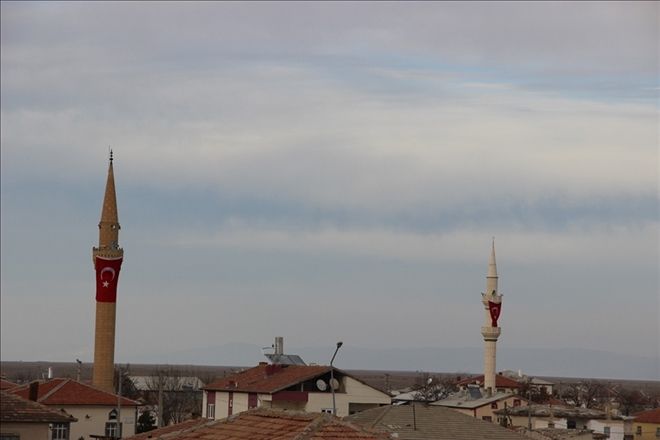 Eskil´de Minareler Bayraklarla Donatıldı