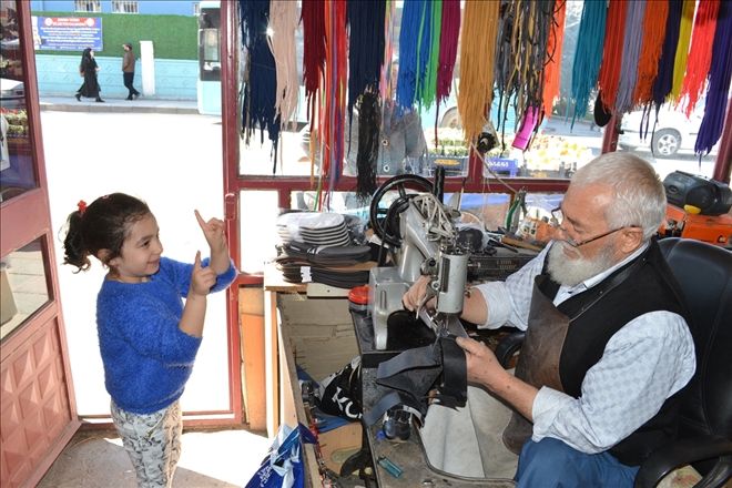 Aksaray´da Yarım Asırdır Ayakkabı Tamir Ediyor