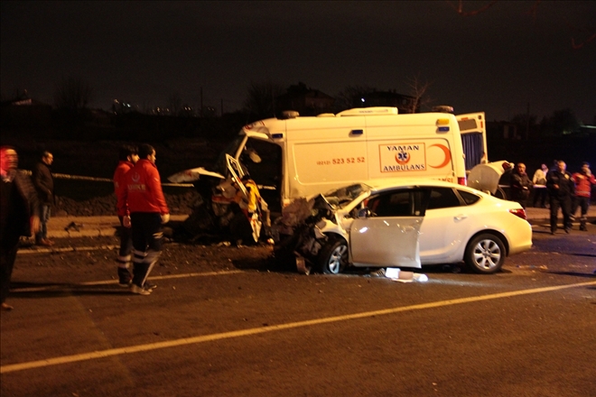 Kayseri´de Ambulans ile Otomobil Çarpıştı 6 Ölü 2 Yaralı