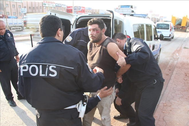 Tırını polisin üzerine sürdüğü iddia edilen sürücü gözaltına alındı