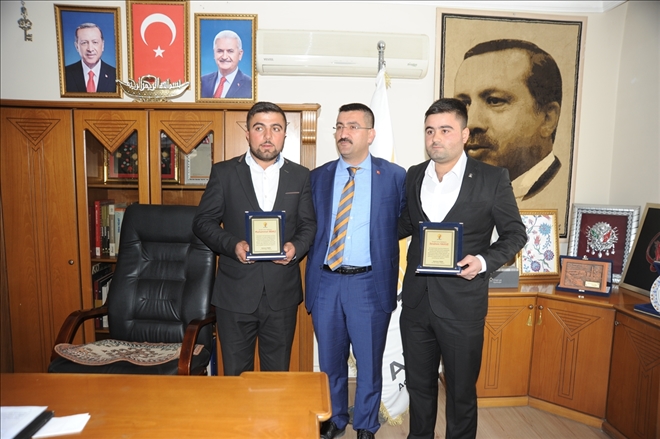 Ak Parti İl Başkanının Adını Kullanan Dolandırıcı Tutuklandı