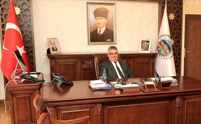 Vali Pekmez Avukatlar gününü kutladı