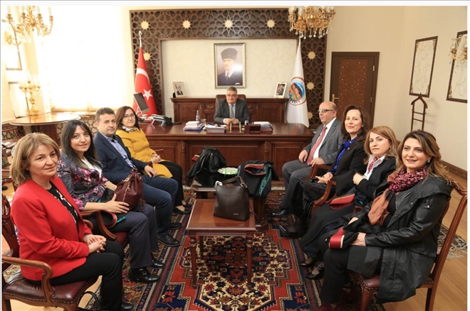 Avukatlar Vali Pekmez´i Ziyaret Etti