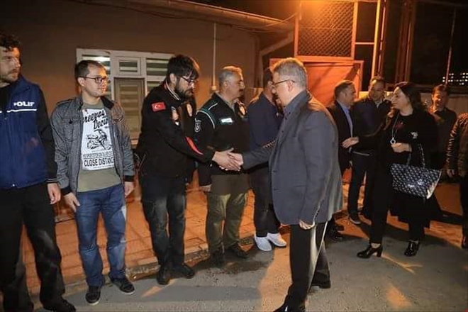 Vali Pekmez Polis Kontrol Noktasında Polislerle Birlikte Sahur Yaptı