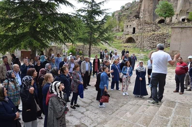 11 ilden gelen şehit aileleri Aksaray´ı gezdi