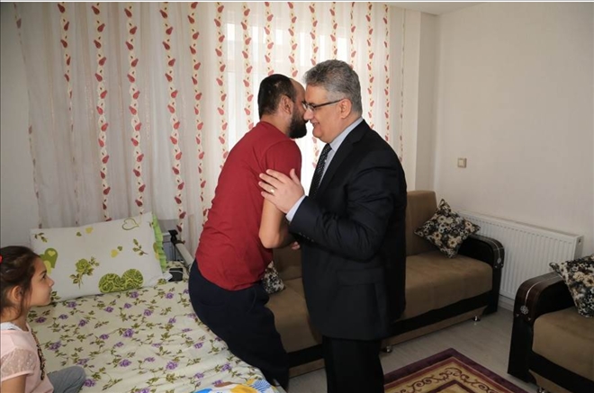 Vali Aykut Pekmez Afrin Gazisini Ziyaret Etti