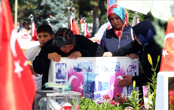 Aksaray´da Bayram öncesi Şehitlik ve Mezarlık ziyareti