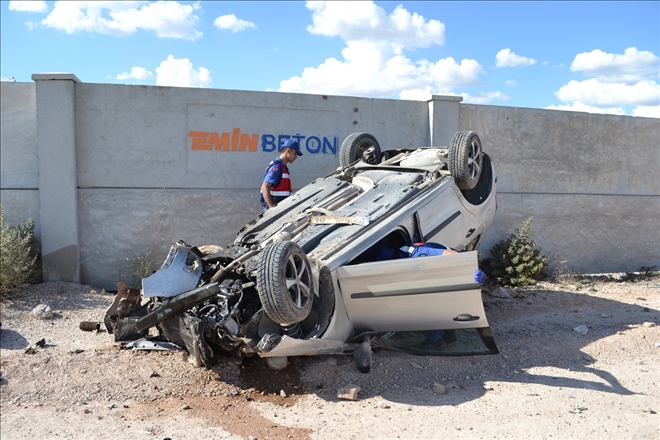 Aksaray´da otomobil şarampole devrildi: 4 yaralı