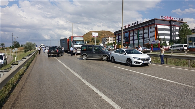 Kırıkkale´de zincirleme trafik kazası: 11 yaralı