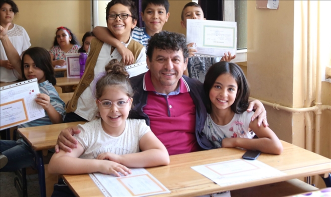 Aksaray´da 83 bin öğrenci karne sevinci yaşadı