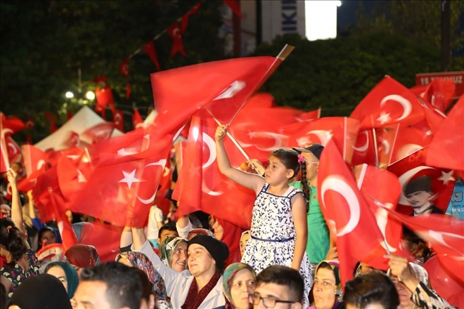 15 Temmuz hain darbe girişimi lanetlendi şehitlerimiz anıldı