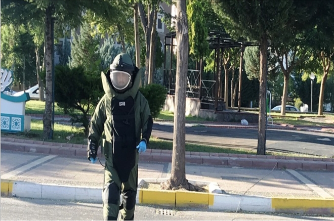  Parkta Unutulan çanta Polisi alarma geçirdi