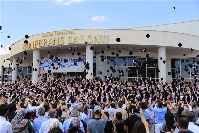 ASÜ´de Mezuniyet Törenleri Başladı