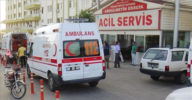 Aksaray´da otomobil ile minibüs çarpıştı:1´i ağır 5 yaralı