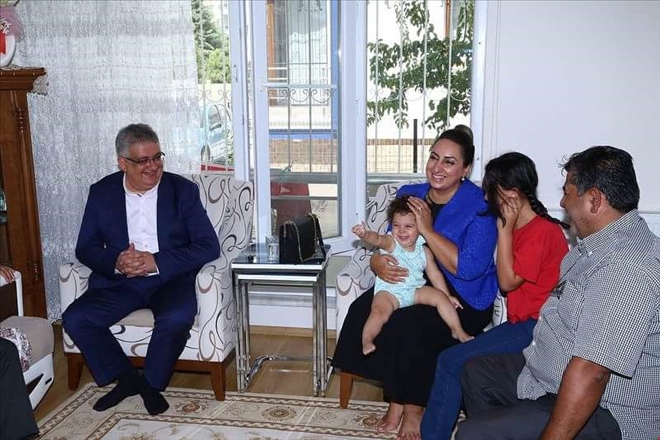 Vali Pekmez´den Şehit Ailelerine Bayram ziyareti