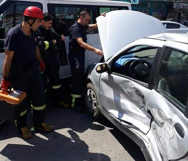 Bu yola dikkat! 2 aracın çarpışması sonucu 1 kişi yaralandı
