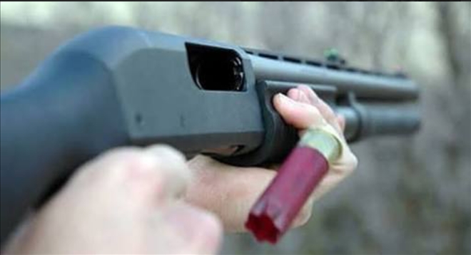 Eşini av tüfeği ile vurarak öldürdü