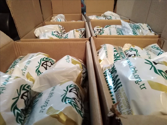 Yolda kalan ve ihtiyaç sahipleri için gıda paketleri hazırlandı